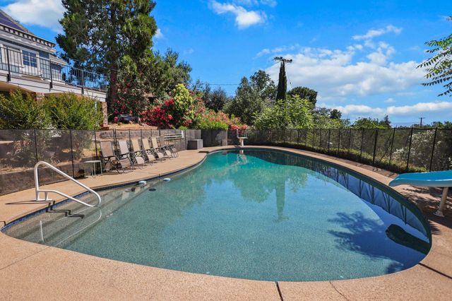 3330 Scenic Drive, Redding, CA 96001