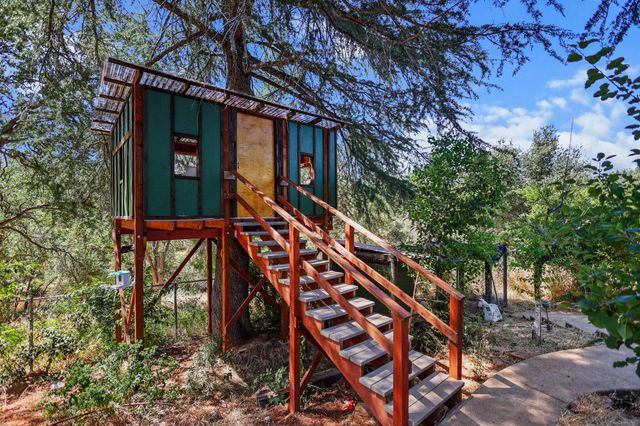 3330 Scenic Drive, Redding, CA 96001