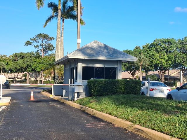 1024 Green Pine Boulevard I, West Palm Beach, FL 33409
