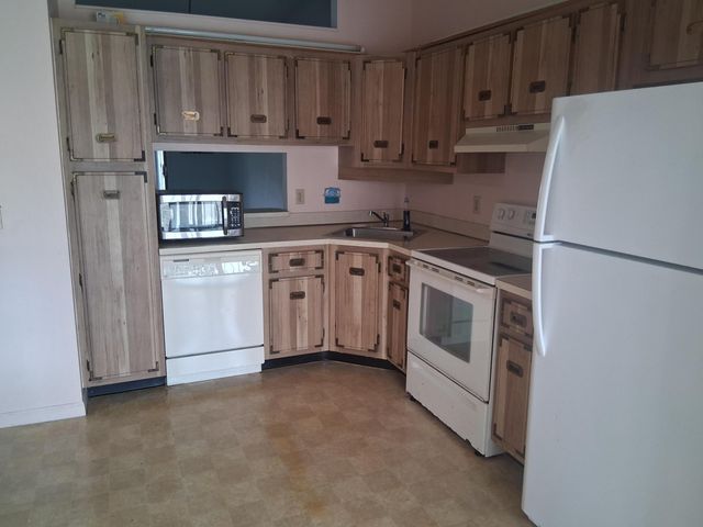 1024 Green Pine Boulevard I, West Palm Beach, FL 33409