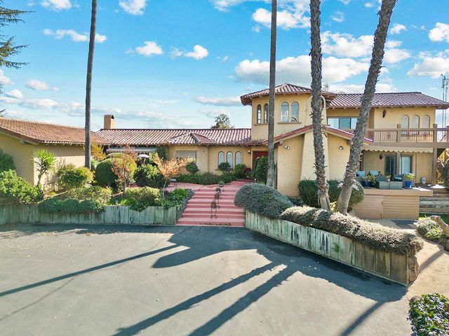 10722 Rawles Rd, Oakdale, CA 95361