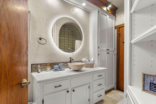 10722 Rawles Rd, Oakdale, CA 95361