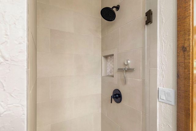 10722 Rawles Rd, Oakdale, CA 95361