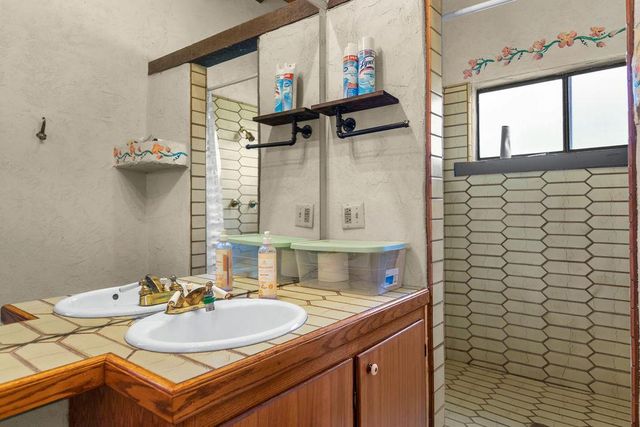 10722 Rawles Rd, Oakdale, CA 95361