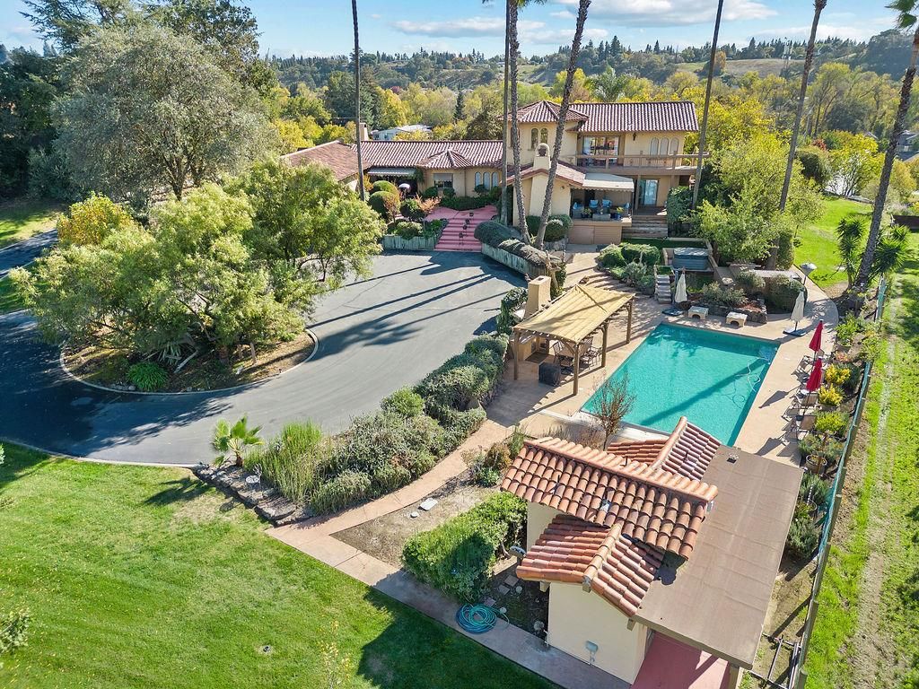 10722 Rawles Rd, Oakdale, CA 95361