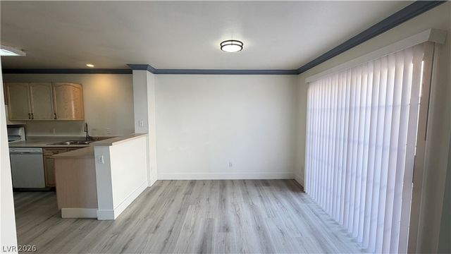 8413 Blazing Sun Avenue, Las Vegas, NV 89129