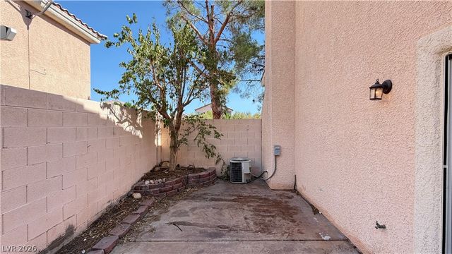 8413 Blazing Sun Avenue, Las Vegas, NV 89129