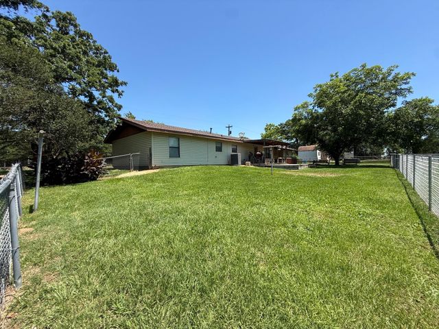 10308 Farm Market 831, Buffalo, TX 75831