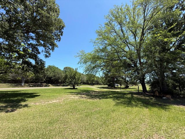 10308 Farm Market 831, Buffalo, TX 75831
