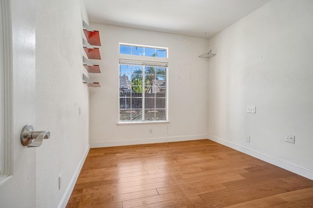 2463 Twain Avenue, Clovis, CA 93611