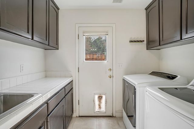 2463 Twain Avenue, Clovis, CA 93611