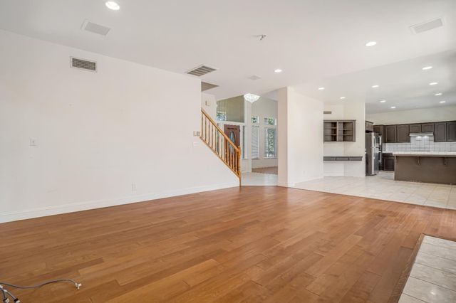 2463 Twain Avenue, Clovis, CA 93611