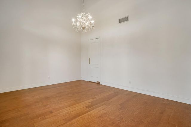 2463 Twain Avenue, Clovis, CA 93611