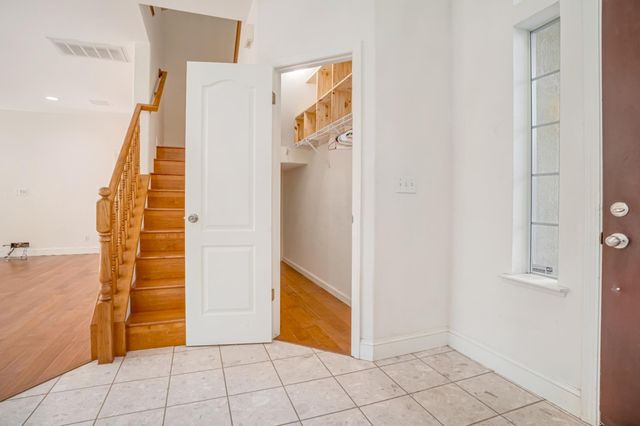 2463 Twain Avenue, Clovis, CA 93611