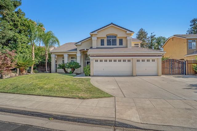 2463 Twain Avenue, Clovis, CA 93611