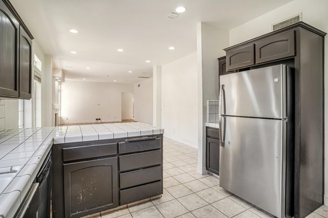 2463 Twain Avenue, Clovis, CA 93611