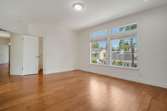 2463 Twain Avenue, Clovis, CA 93611