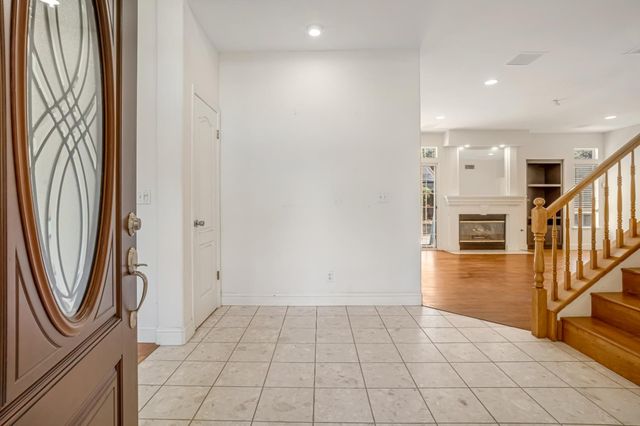 2463 Twain Avenue, Clovis, CA 93611
