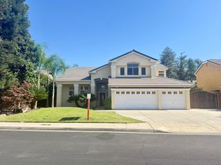 2463 Twain Avenue, Clovis, CA 93611