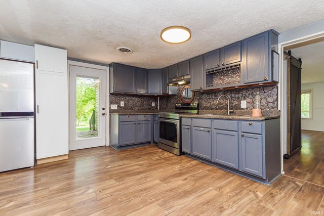 4660 E County Road 550 S, Muncie, IN 47302