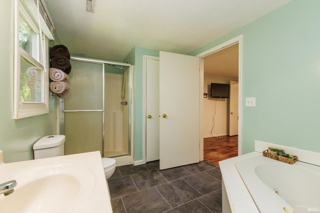 4660 E County Road 550 S, Muncie, IN 47302