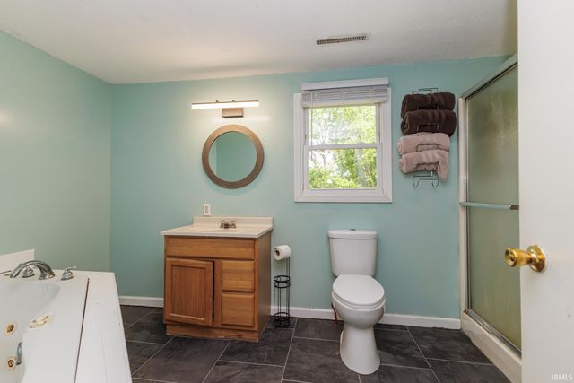 4660 E County Road 550 S, Muncie, IN 47302