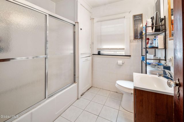 1905 Hamburg Street, Rotterdam, NY 12304