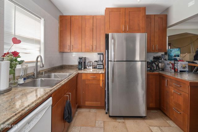 1905 Hamburg Street, Rotterdam, NY 12304