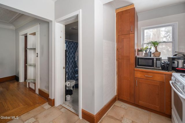 1905 Hamburg Street, Rotterdam, NY 12304