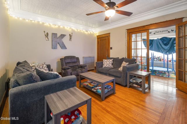 1905 Hamburg Street, Rotterdam, NY 12304