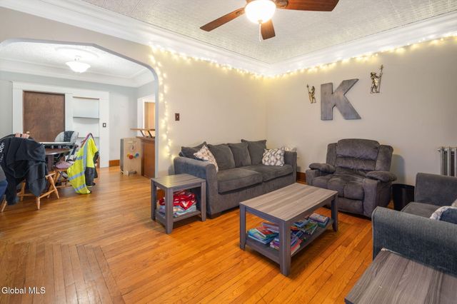 1905 Hamburg Street, Rotterdam, NY 12304