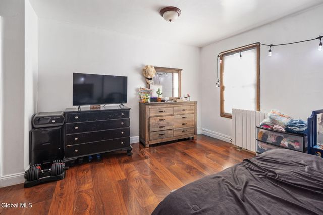 1905 Hamburg Street, Rotterdam, NY 12304