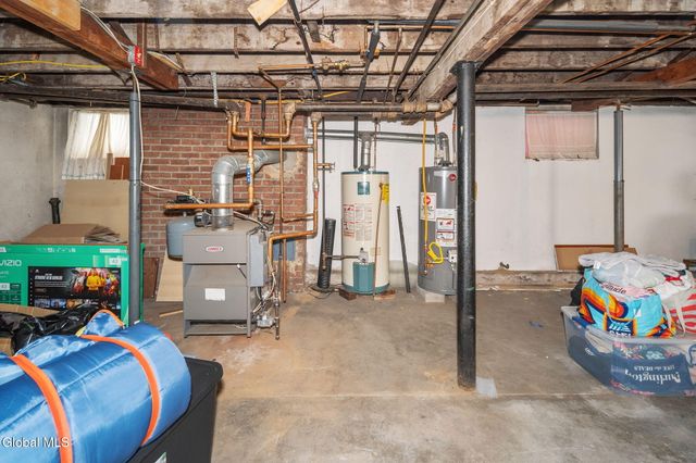 1905 Hamburg Street, Rotterdam, NY 12304