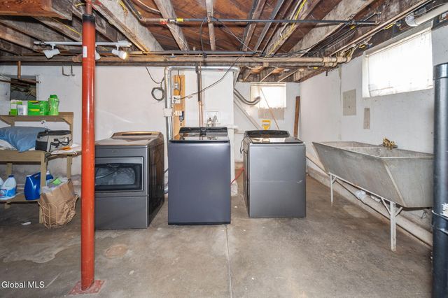 1905 Hamburg Street, Rotterdam, NY 12304