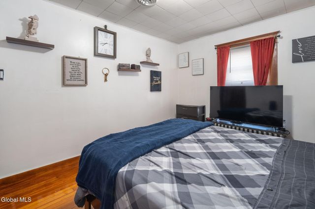 1905 Hamburg Street, Rotterdam, NY 12304