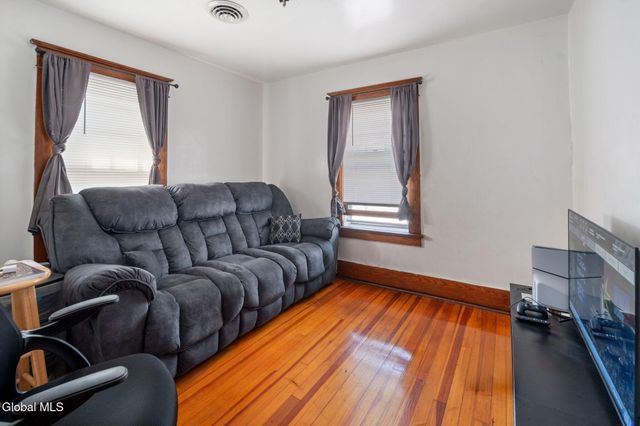 1905 Hamburg Street, Rotterdam, NY 12304