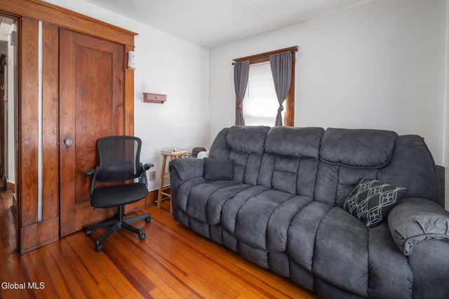 1905 Hamburg Street, Rotterdam, NY 12304