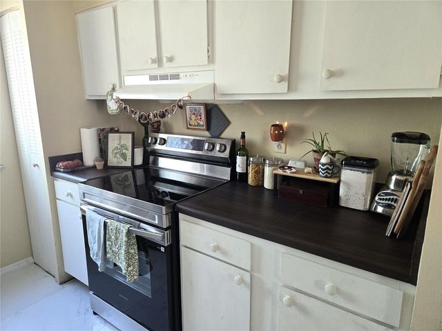 6519 W NEWBERRY ROAD 204, Gainesville, FL 32605