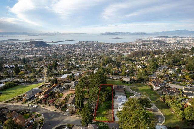 911 Clark Pl, El Cerrito, CA 94530