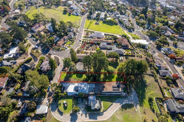 911 Clark Pl, El Cerrito, CA 94530