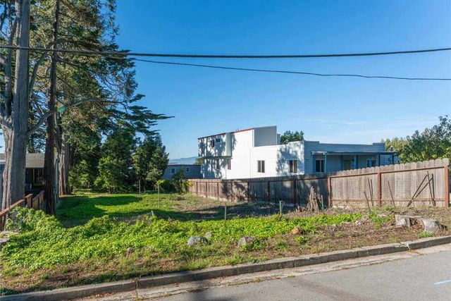 911 Clark Pl, El Cerrito, CA 94530