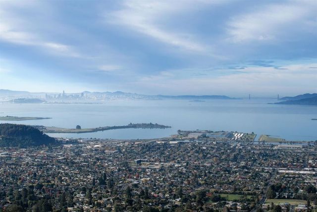 911 Clark Pl, El Cerrito, CA 94530