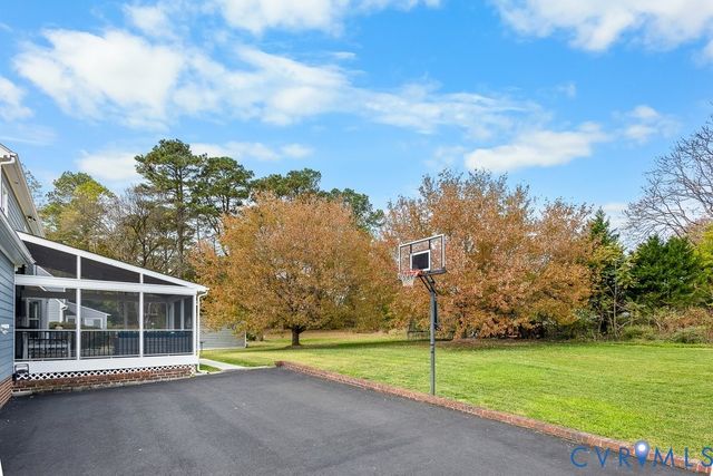 7234 Hanover Grove Ln, Mechanicsville, VA 23111