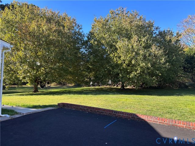 7234 Hanover Grove Ln, Mechanicsville, VA 23111