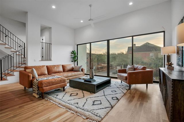807 Memorial Heights Drive, Houston, TX 77007