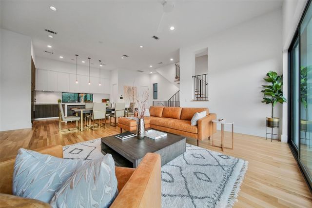 807 Memorial Heights Drive, Houston, TX 77007