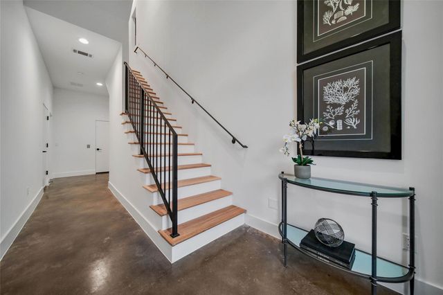 807 Memorial Heights Drive, Houston, TX 77007