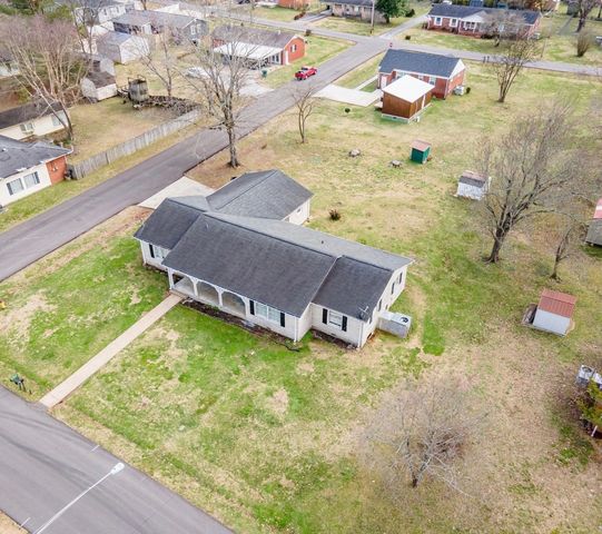 803 Nichols St, Pulaski, TN 38478