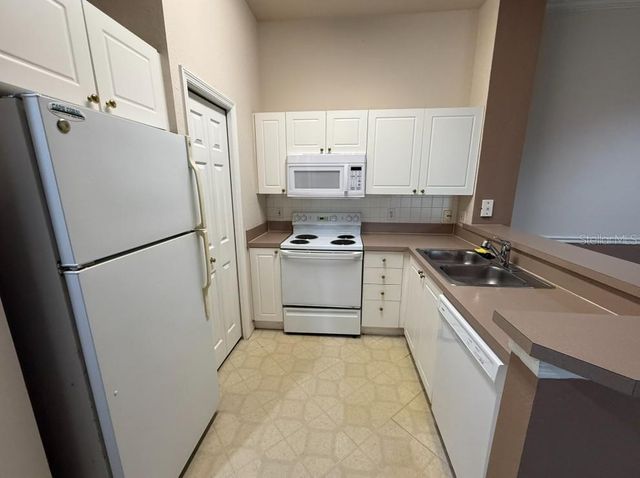 5174 NORTHRIDGE ROAD 311, Sarasota, FL 34238