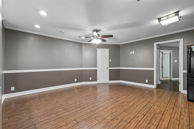 7648 Broadview Drive 102, Houston, TX 77061